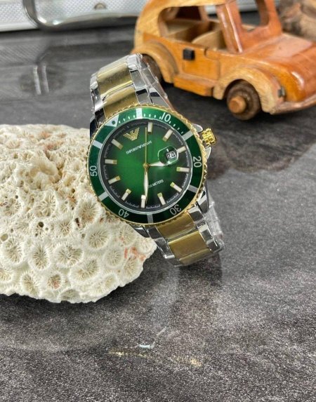 שעון ARMANI יוקרתי + קופסה איכותית