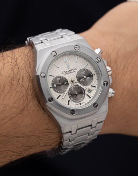 שעון Audemars Piguet יוקרתי + קופסה איכותית