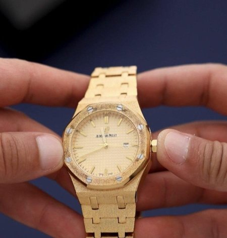 שעון Audemars Piguet יוקרתי + קופסה איכותית