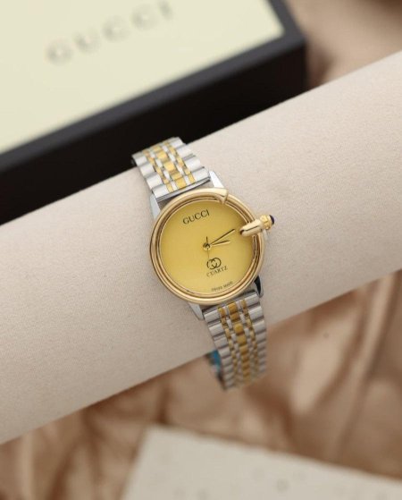 שעון Gucci יוקרתי + קופסה איכותית