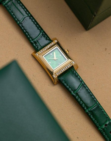 שעון Gucci יוקרתי + קופסה איכותית