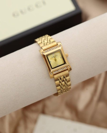 שעון Gucci יוקרתי + קופסה איכותית