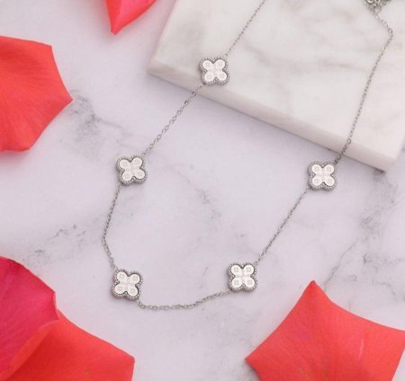 שרשרת יוקרתית בעיצוב אלגנטי