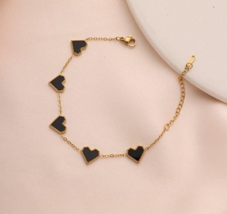 צמיד יוקרתי בעיצוב עדין ומרהיב