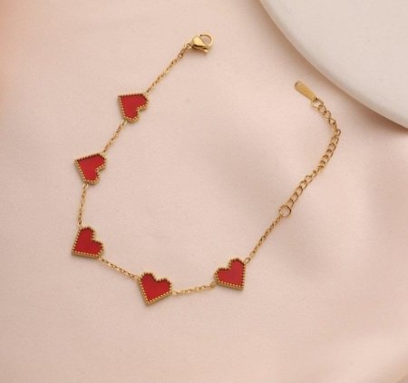 צמיד יוקרתי בעיצוב עדין ומרהיב