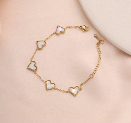 צמיד יוקרתי בעיצוב עדין ומרהיב