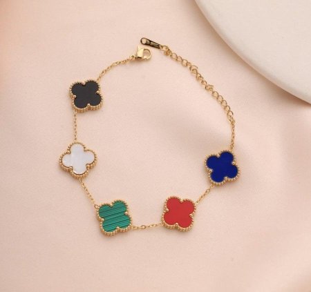 צמיד יוקרתי בעיצוב עדין ומרהיב