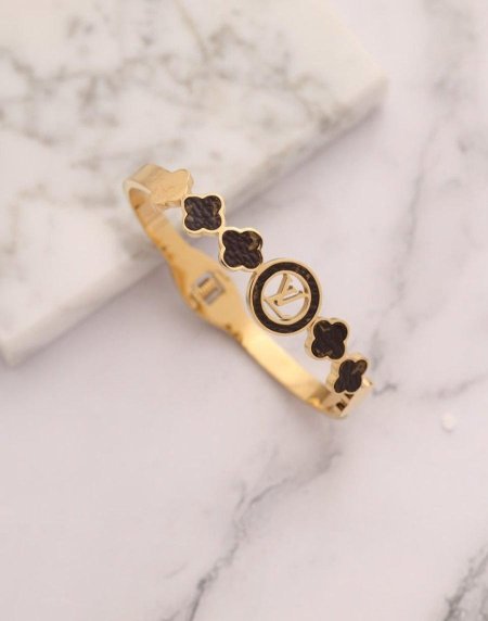 צמיד יוקרתי בעיצוב עדין ומרהיב