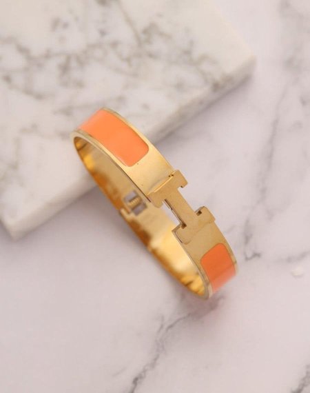 צמיד יוקרתי בעיצוב עדין ומרהיב