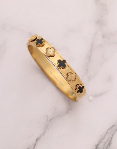 צמיד יוקרתי בעיצוב עדין ומרהיב