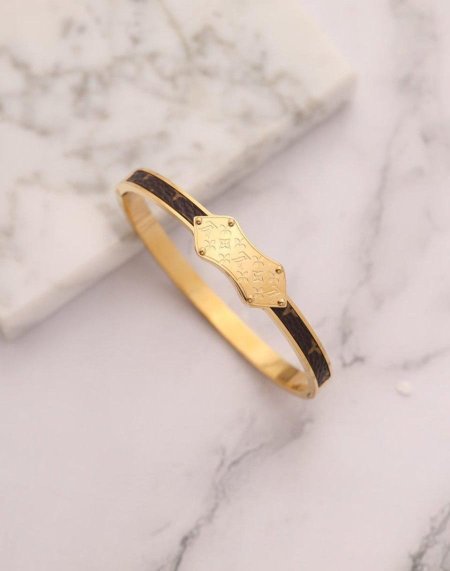 צמיד יוקרתי בעיצוב עדין ומרהיב