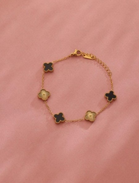 צמיד יוקרתי בעיצוב עדין ומרהיב