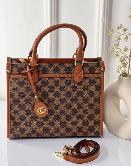 תיק יוקרתי בעיצוב מרשים ונוחות מושלמת