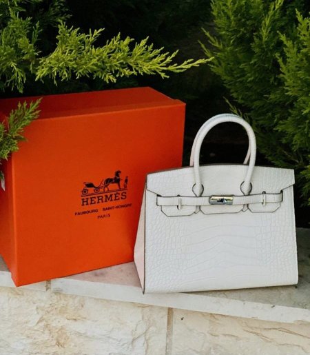 תיק יוקרתי בעיצוב מרשים ונוחות מושלמת