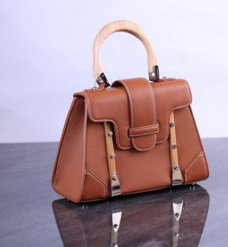 תיק יוקרתי בעיצוב מרשים ונוחות מושלמת