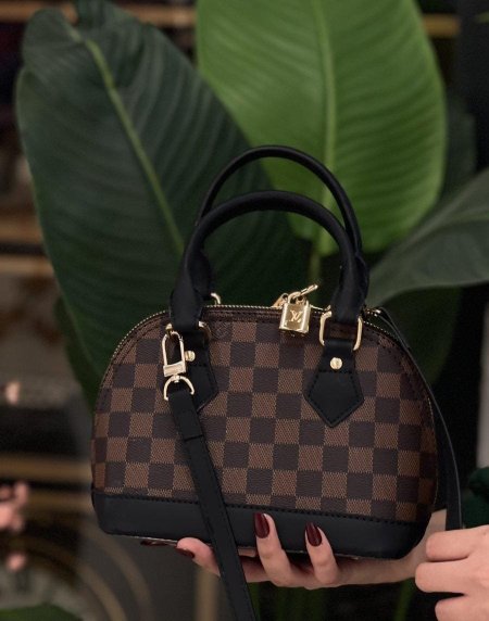 תיק יוקרתי בעיצוב מרשים ונוחות מושלמת