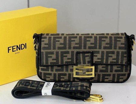 תיק יוקרתי בעיצוב מרשים ונוחות מושלמת