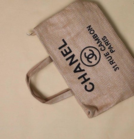 תיק יוקרתי בעיצוב מרשים ונוחות מושלמת