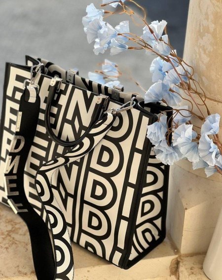 תיק יוקרתי בעיצוב מרשים ונוחות מושלמת